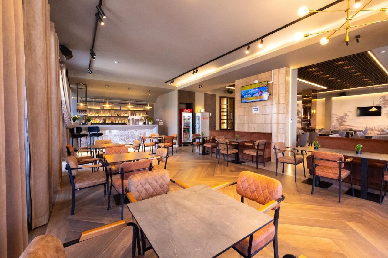 New Donantelo Hotel Vlorë מראה חיצוני תמונה
