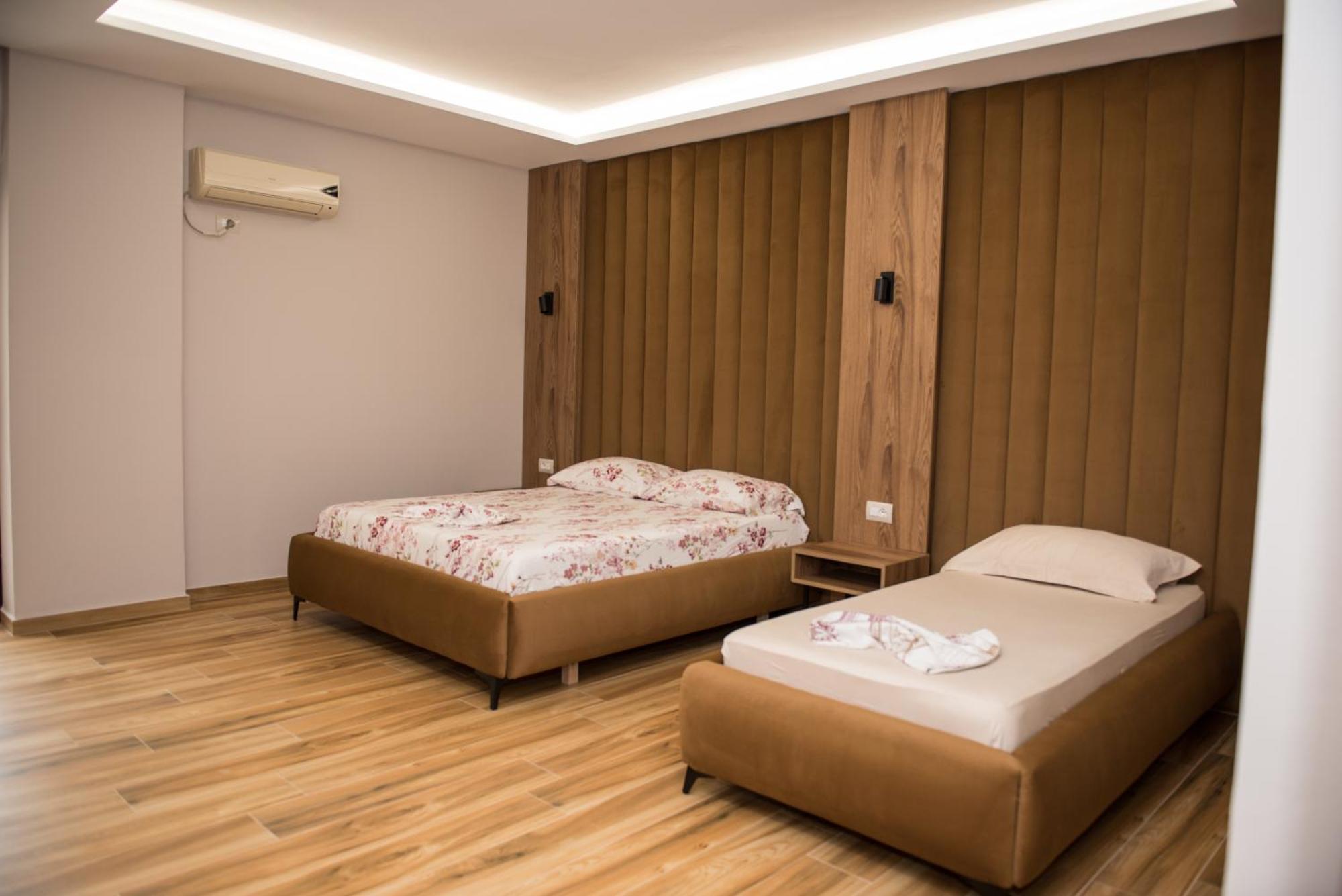 New Donantelo Hotel Vlorë מראה חיצוני תמונה