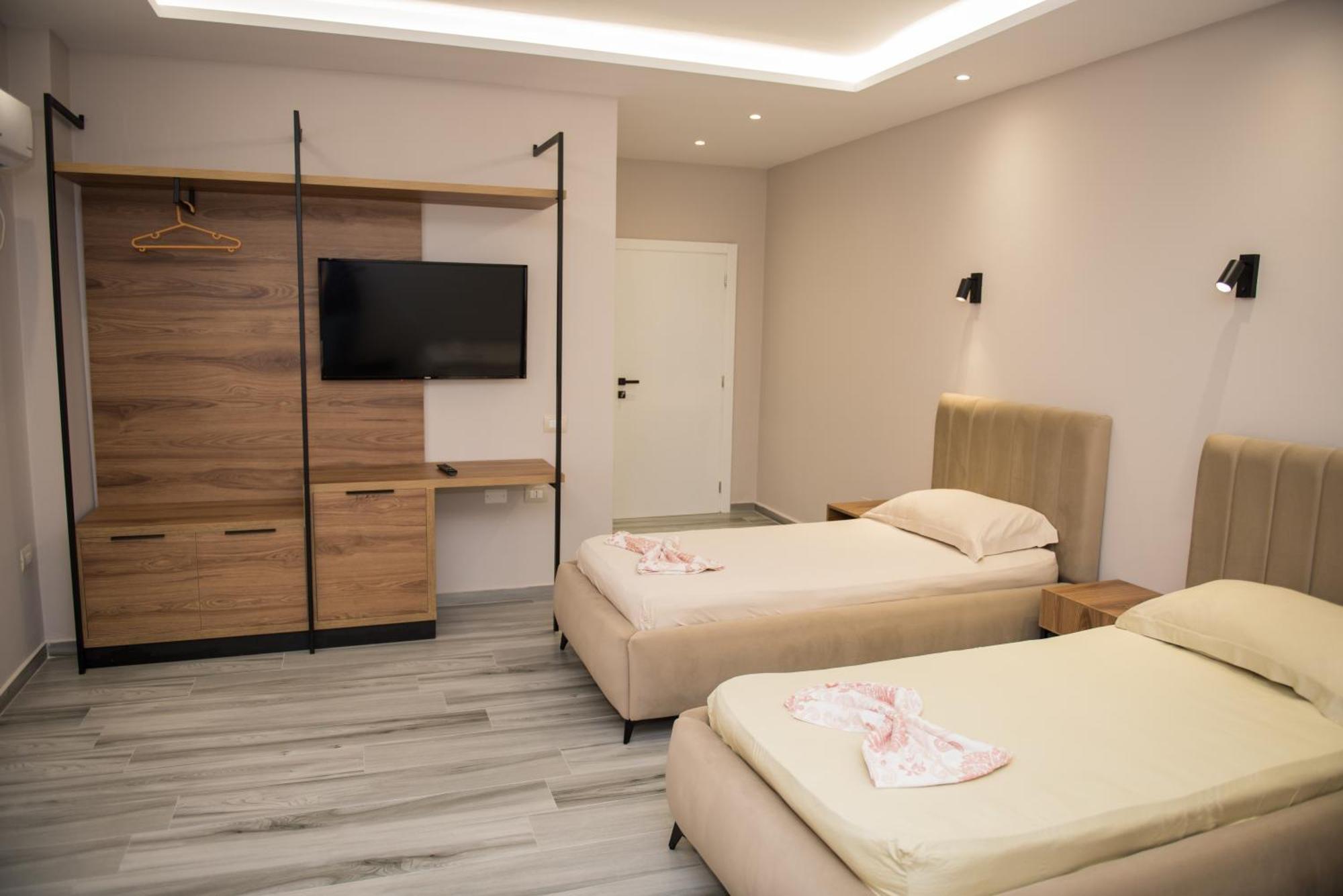 New Donantelo Hotel Vlorë מראה חיצוני תמונה